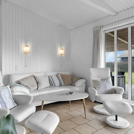 Semesterbostad Rolfkarl - 250m From The Sea By Interhome *