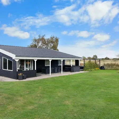 Vakantiehuis Rolfkarl - 250m From The Sea By Interhome